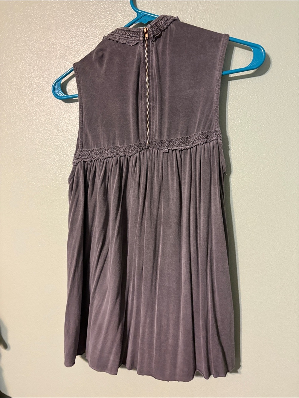 POL Sleeveless Embroidered Mock Neck Top - Charcoal - Picture 3 of 3